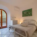 Contessa Vila